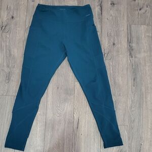 Athletic Leggings with Side Pockets. Medium